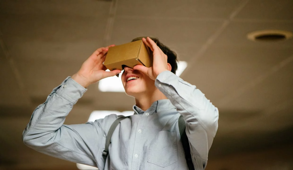 Coming Soon: AR Ads In Facebooks News Feed